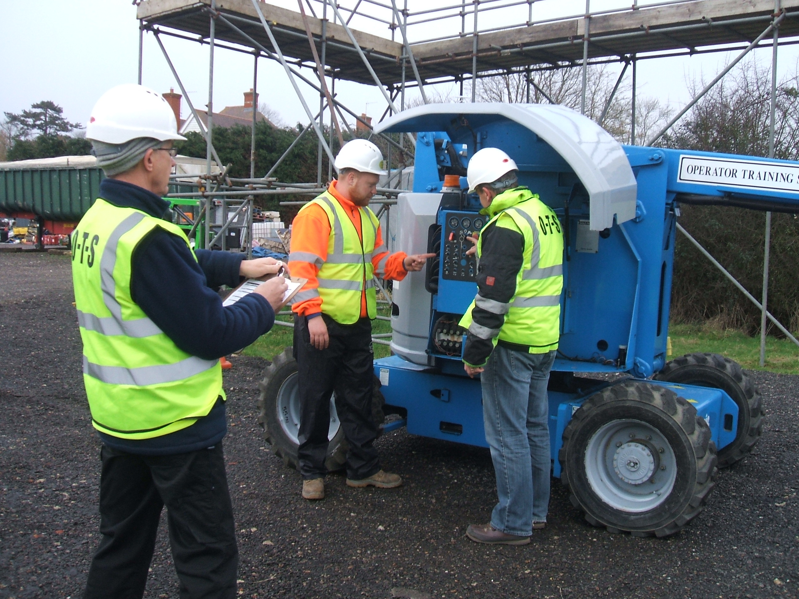 IPAF TRAINING WITH INDUSTRIAL ACCESS SYSTEMS LTD